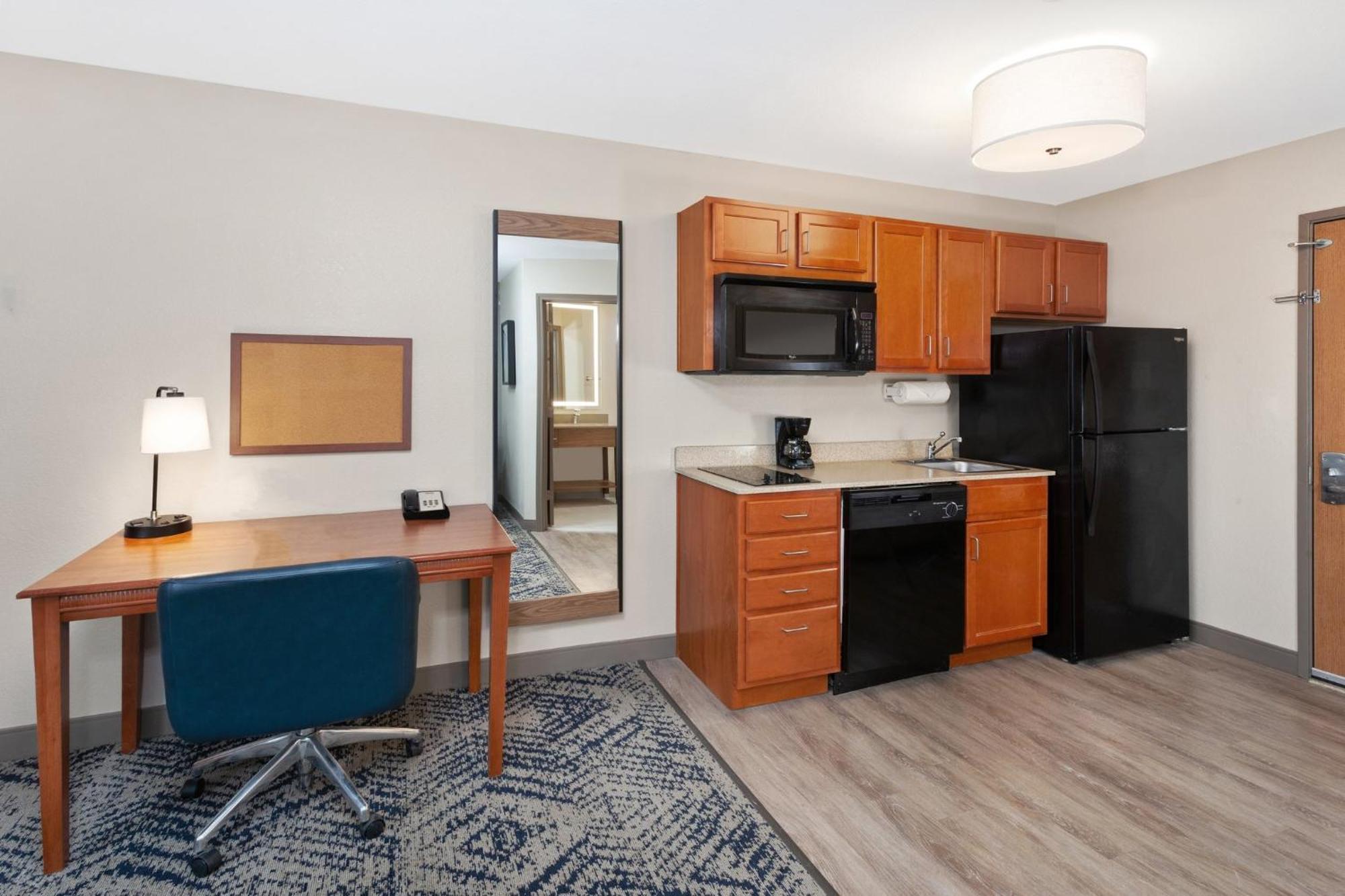קלרקסוויל Candlewood Suites Louisville North By Ihg מראה חיצוני תמונה