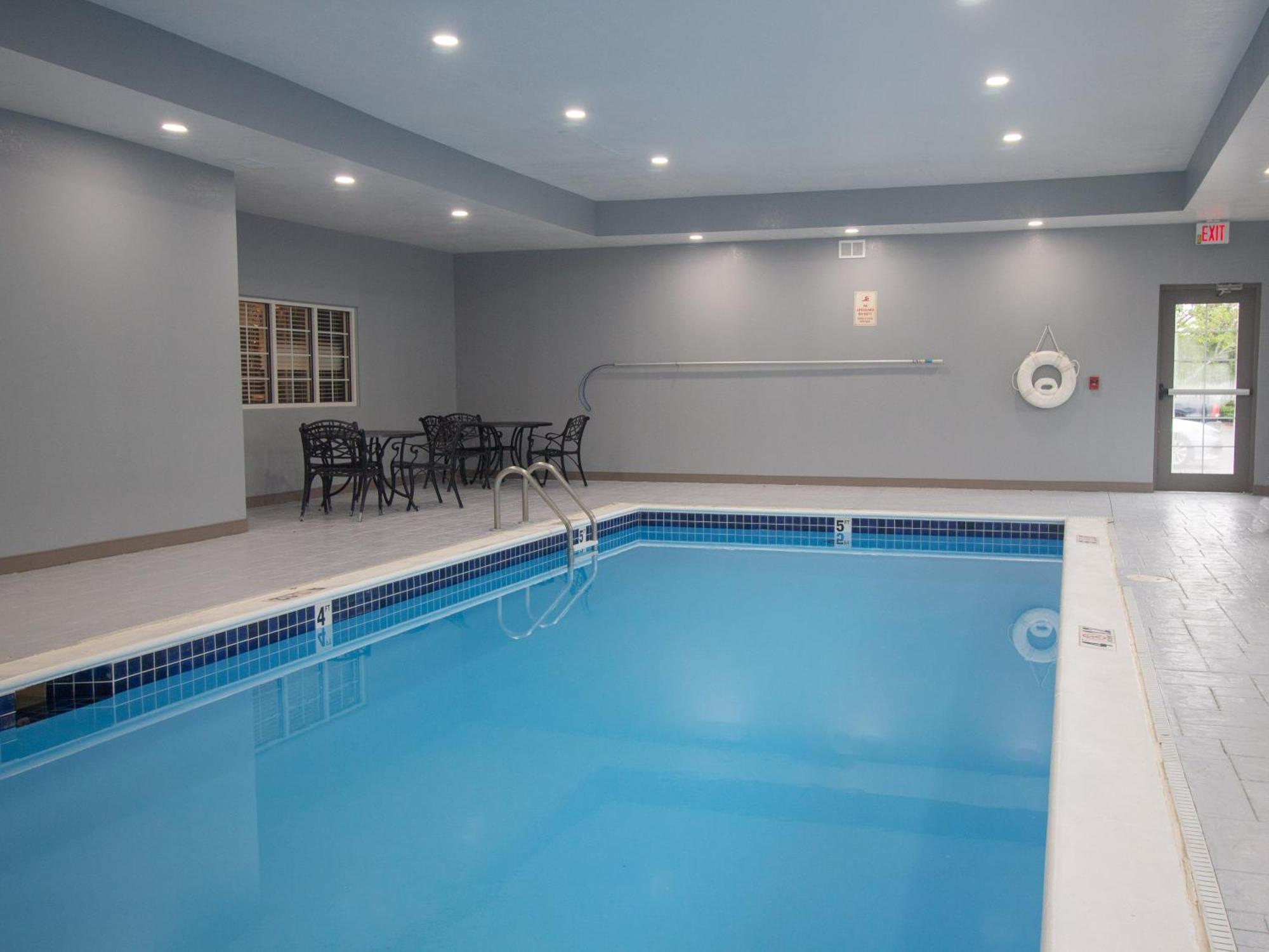 קלרקסוויל Candlewood Suites Louisville North By Ihg מראה חיצוני תמונה